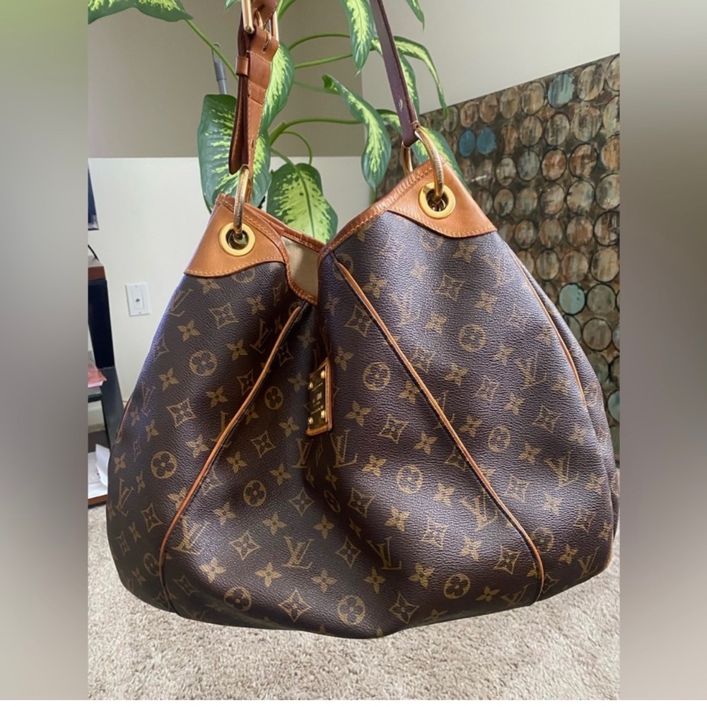 Authentic Louis Vuitton Galliera GM In Great Condition